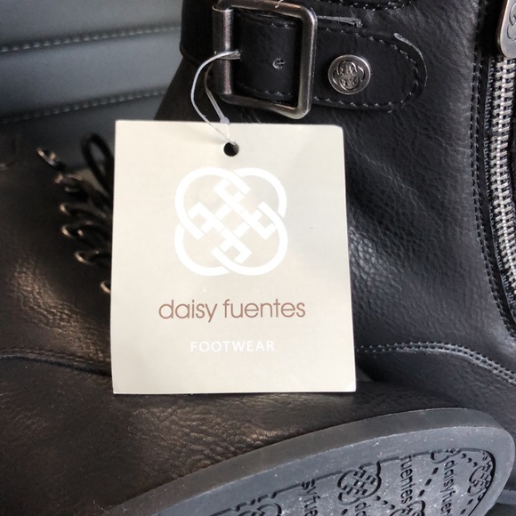 Black boots - Picture 3 of 4